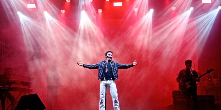 “Cantando a Vida” emociona público com fé, música e mensagens de valorização da vida em Formiga