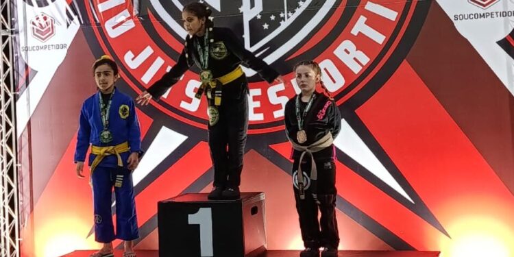 Alice Vitória e Pâmela Nunes da equipe Tatame do Bem sobem ao pódio no Internacional de Jiu-Jitsu Esportivo em São Paulo