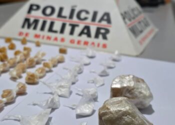 Dupla é presa suspeita de tráfico de drogas em Iguatama