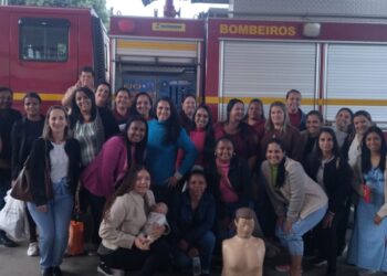 Bombeiros realizam treinamento de brigada para servidores da Prefeitura de Iguatama
