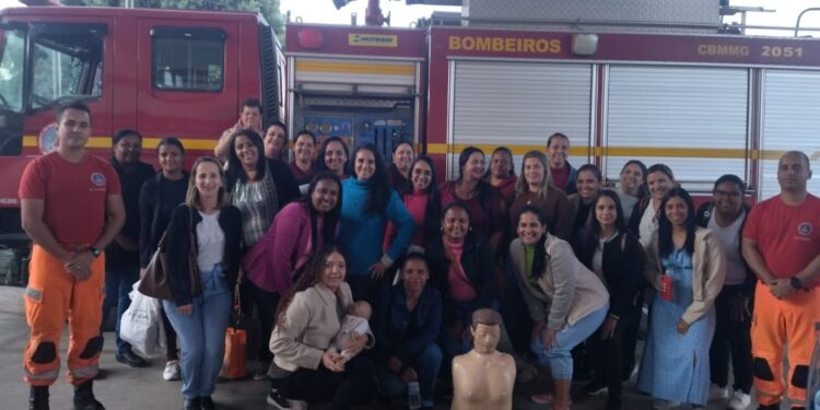 Bombeiros realizam treinamento de brigada para servidores da Prefeitura de Iguatama