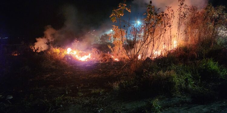 População de Formiga segue sofrendo com incêndios criminosos em lotes vagos
