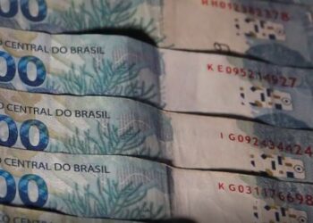 Mercado financeiro reduz previsão da inflação para 5,18%