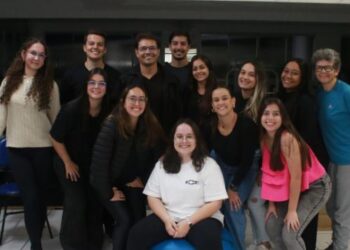 Egressos de fisioterapia retornam ao Unifor-MG para compartilharem experiências em aulas práticas