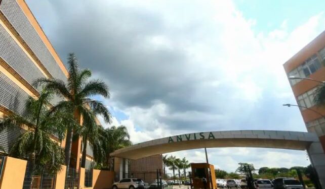 Anvisa suspende 8 lotes de suplemento de vitamina D e ômega 3