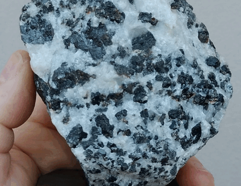 Unifor-MG apresentará exposição sobre a importância estratégica dos elementos terras raras