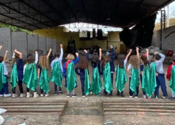 Alunos da Educação Infantil visitam Aterro Sanitário e Oficina de Reciclagem