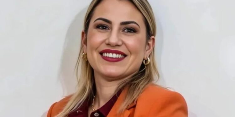 Vice-prefeita é afastada por suposta amarração amorosa com recursos públicos