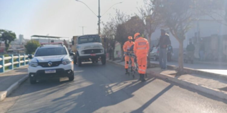 Colisão entre carro e moto deixa dois jovens feridos em Formiga