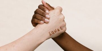 Câmara Municipal realiza audiência pública sobre combate ao racismo na infância