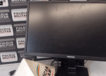 Menino de 13 anos é apreendido suspeito de vandalismo e furto em escola de Divinópolis