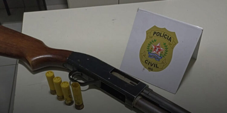 Polícia Civil apreende armas e munições com suspeito de ameaçar moradores na zona rural de Pains