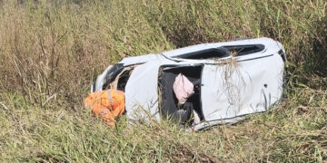 Jovem fica ferido em capotamento na BR-354, em Formiga