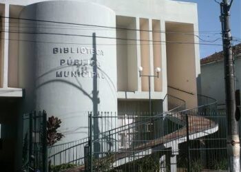 Biblioteca Pública de Formiga recebe exposição “VivAcidade” durante todo o mês de agosto