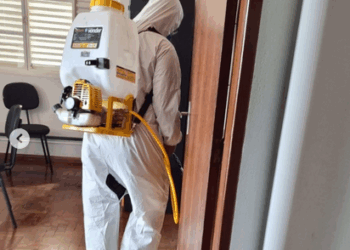 Escolas e Secretaria de Educação de Córrego Fundo passam por dedetização