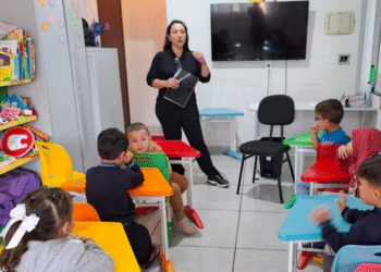 Atividade no Cemei de Córrego Fundo aborda cuidados com a voz para crianças