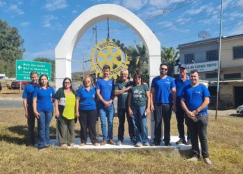 Governador Distrital visita Rotary Club de Córrego Fundo