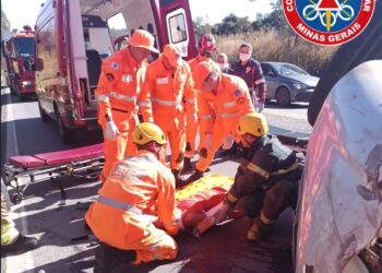 Corpo de Bombeiros divulga informações sobre vítimas de acidente na MG-050 em Formiga