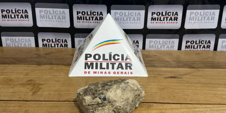 Jovem agride irmão com pedra e é preso em flagrante pela Polícia Militar em Bambuí