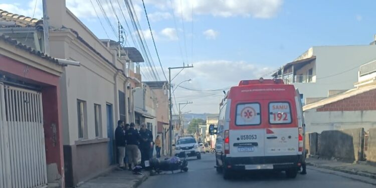 Motociclista passa mal e acaba colidindo com carro no Sagrado Coração de Jesus em Formiga
