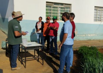 Emater e Departamento de Agricultura realizam curso de bioinsumos e agroecologia em Córrego Fundo