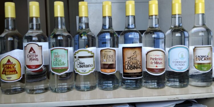 Emater mobiliza produtores de Córrego Fundo para o 2º Concurso Estadual da Cachaça