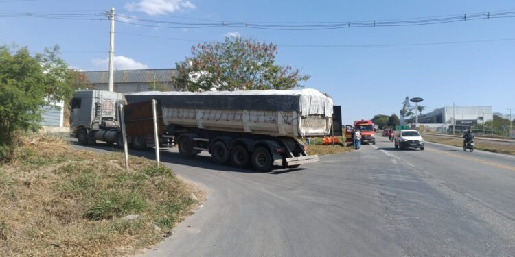 Formiga: tentativa de ultrapassagem termina em grave acidente na MG-050