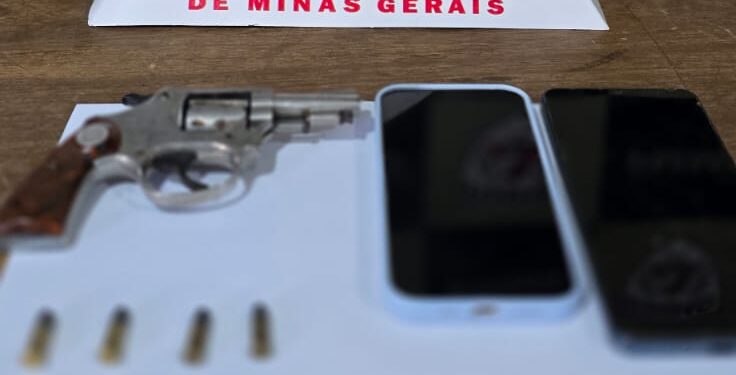 PM desenvolve operação em Iguatama para coibir o tráfico de drogas e porte ilegal de arma de fogo