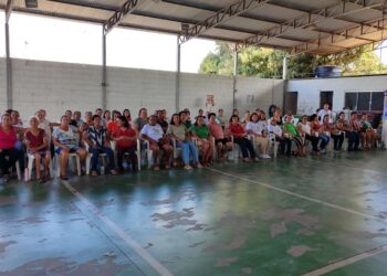 Grupo Viva Mulher de Córrego Fundo assiste a palestra sobre violência contra a mulher