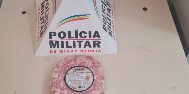 Mulher é presa após furtar linguiça em supermercado de Formiga