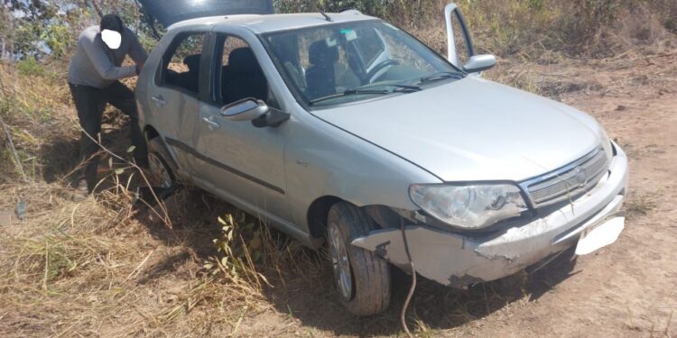Capotamento deixa quatro pessoas feridas na BR-354 em Formiga