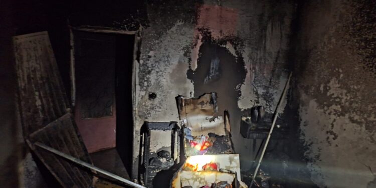 Incêndio atinge residência no bairro Vila Nirmatelle, em Formiga