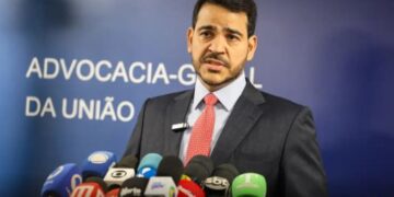 AGU pede que Meta exclua chatbots que promovem erotização infantil