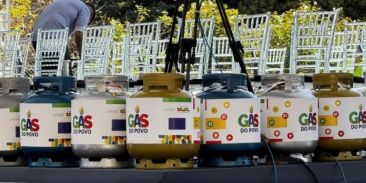 Gás do Povo começa a valer em novembro; saiba como programa vai funcionar