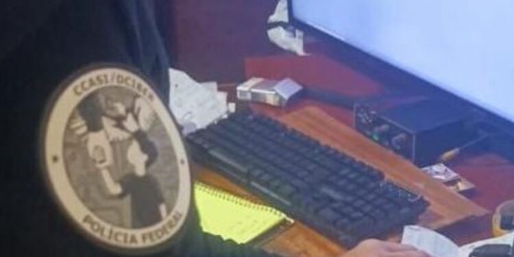 Professor de 63 anos é preso por armazenar e compartilhar conteúdos de abuso sexual infantil em MG