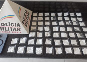 Jovem é preso em Formiga durante Operação Cavalo de Aço com 60 papelotes de cocaína