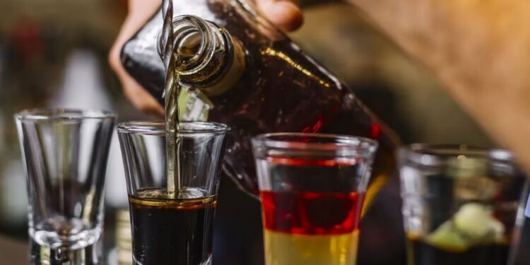 36% de bebidas alcóolicas vendidas no Brasil são falsificadas, diz Fhoresp