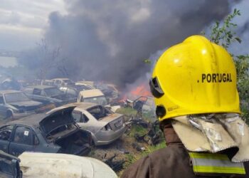 Incêndio em pátio do Detran destrói cerca de 100 veículos em Minas