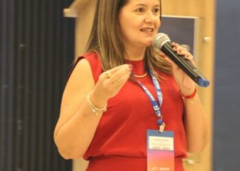 Alunos de ciências contábeis participam do “Café com o Contabilista” na CDL de Formiga