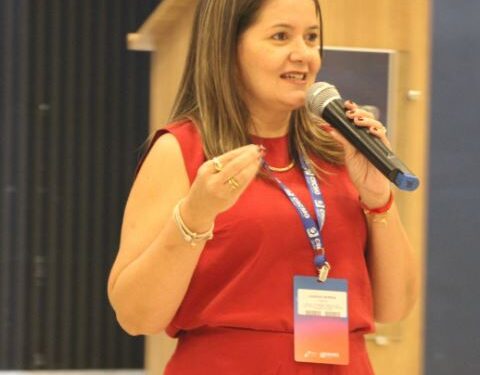 Alunos de ciências contábeis participam do “Café com o Contabilista” na CDL de Formiga