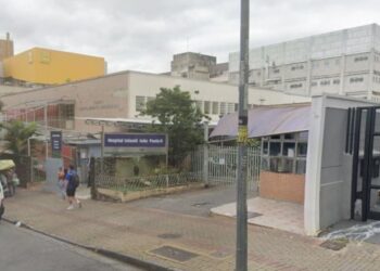 Mãe é presa em BH após ferir enfermeira com agulha supostamente contaminada por HIV