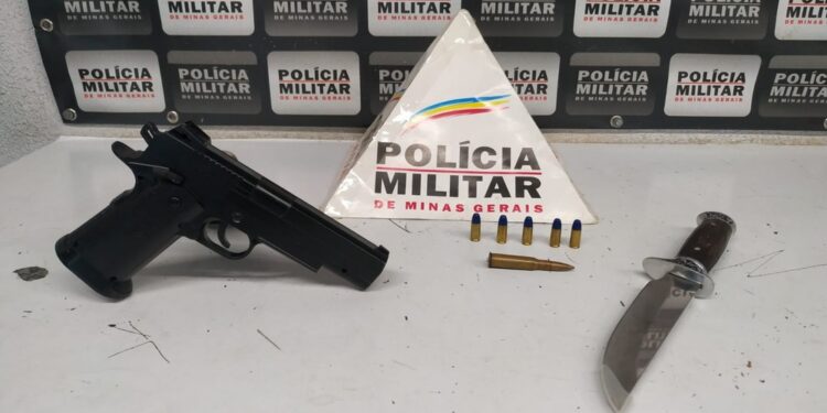 Homem agride ex-namorada e exige dinheiro da família para parar com ameaças em Divinópolis