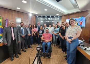 Câmara de Formiga celebra Dia Nacional da Luta da Pessoa com Deficiência com entidades e população