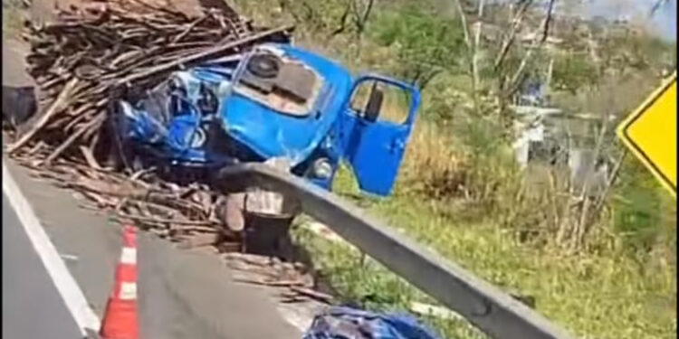 Acidente grave envolvendo caminhão é registrado na MG-050