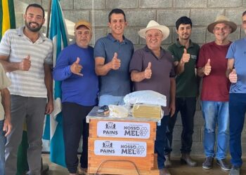Pains conquista kits de apicultura do Programa Nosso Mel