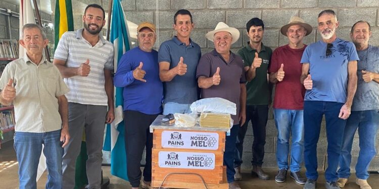 Pains conquista kits de apicultura do Programa Nosso Mel