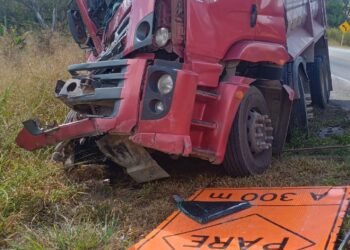 Acidente envolvendo três veículos é registrado na MG-050, em Formiga