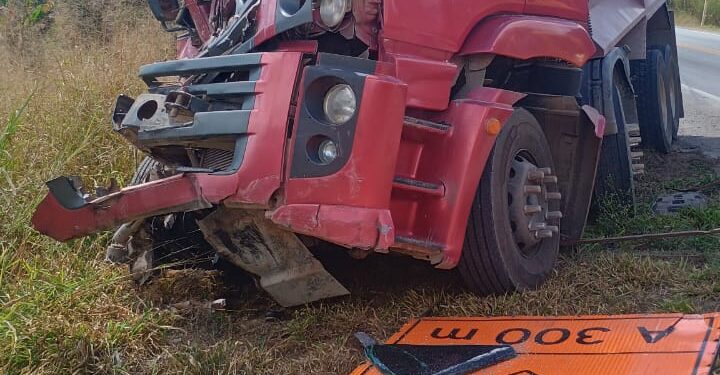 Acidente envolvendo três veículos é registrado na MG-050, em Formiga