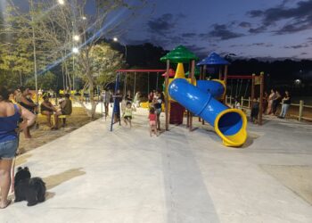 Córrego Fundo: área de lazer infantil é instalada na Praça da Mina