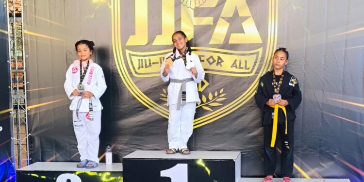 Atletas do Tatame do Bem conquistam 8 medalhas e dois cinturões em Belo Horizonte